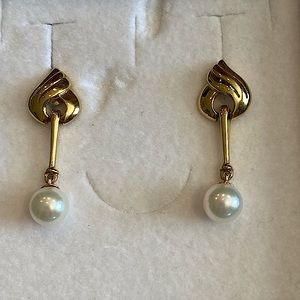 Cultured Pearl and Gold Earrings